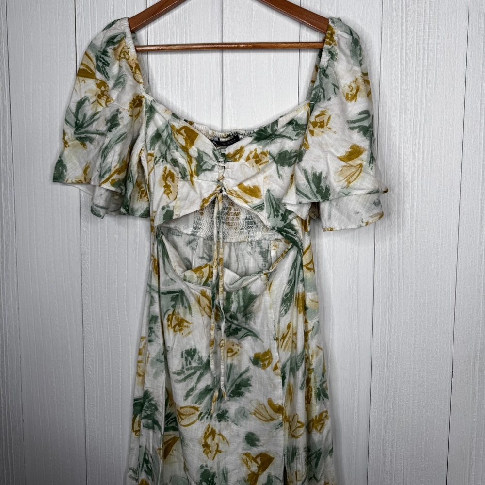 Zara floral print cut-out midi dress with a sweetheart neckline and side slits - Picture 5 of 9